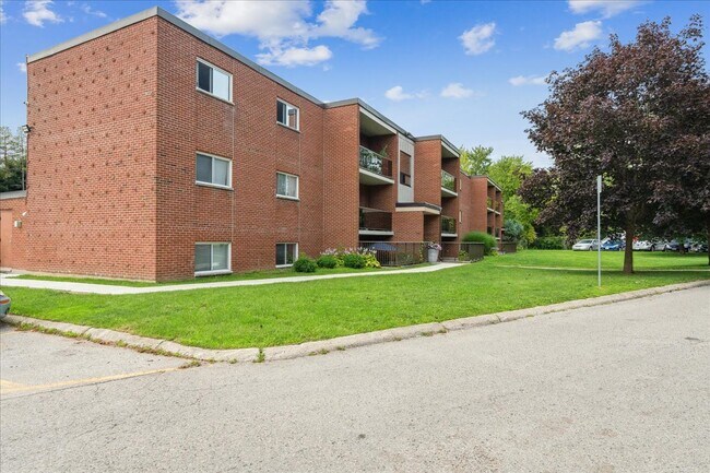 Photo - Blackacres Blvd Apartments