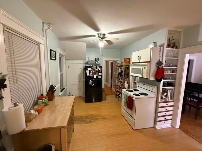 Photo - 304 Lake Ave