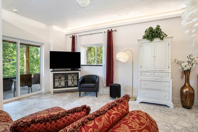 360 Stoner Creek Rd Unit 2