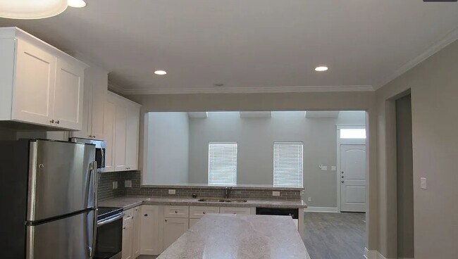 Photo - 122 Waverly Dr