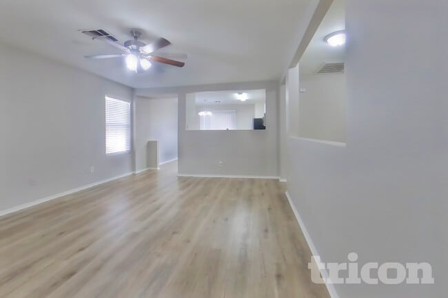 Photo - 11514 W Wethersfield Rd