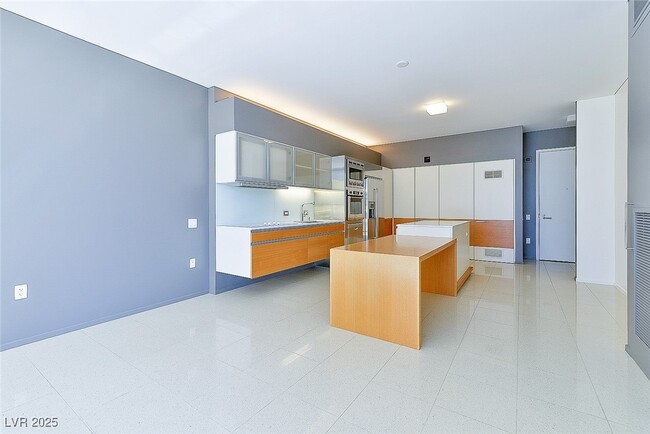 Building Photo - 3726 S Las Vegas Blvd Unit 504 Rental