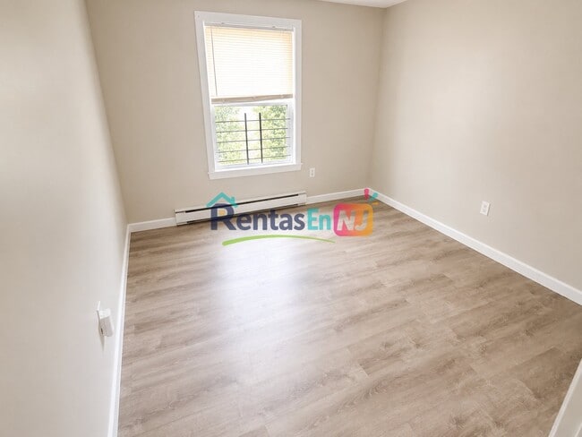 Photo - 311 Littleton Ave Unit 3A
