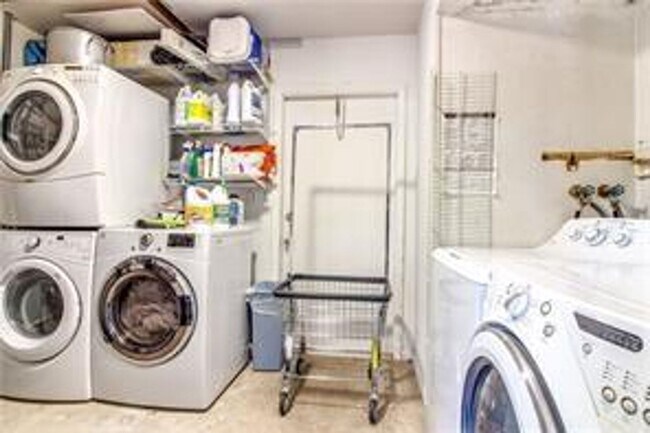 Photo - 1410 NE 56th Ct