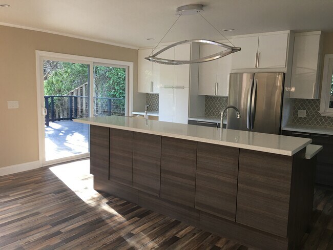 Photo - 1011 Big Bend Dr