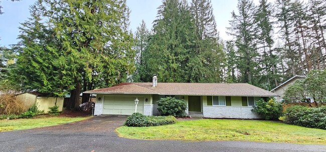 Spacious Port Orchard Rambler - Spacious Port Orchard Rambler House