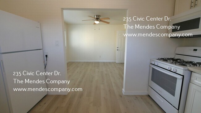 235 Civic Center Dr. Unidad 6