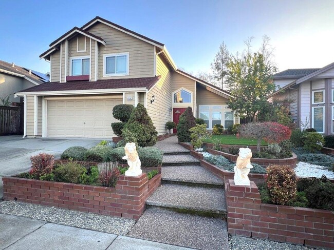 Nor Cal Realty, Inc - 4 bedroom 3 bath wit... - Nor Cal Realty, Inc - 4 bedroom 3 bath wit... Casa