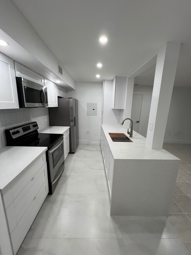 Photo - 10500 SW 155th Ct Unidad Biscayne beach club