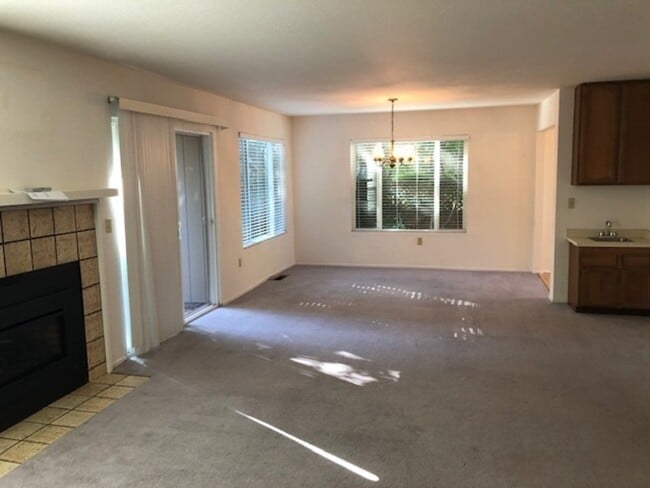 Photo - 1304 Foothill Dr