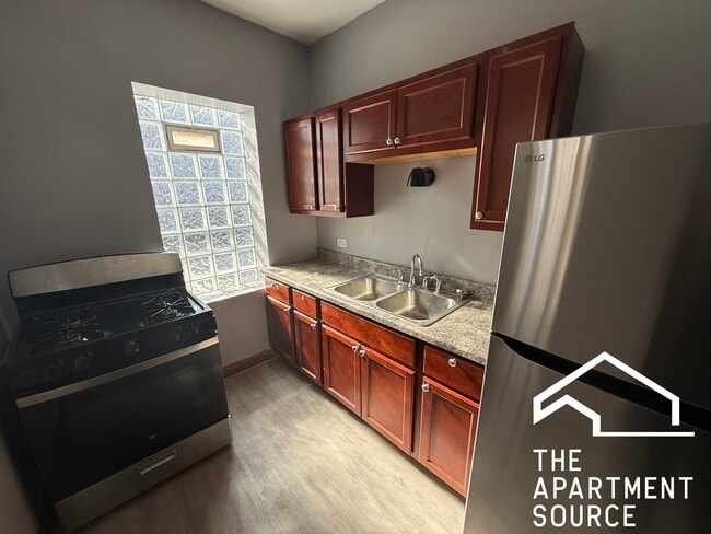 Building Photo - 1142 S Francisco Ave Unit 1R