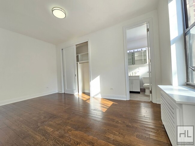 Sunny 1-Bedroom in Greenwich Village | Prime Location