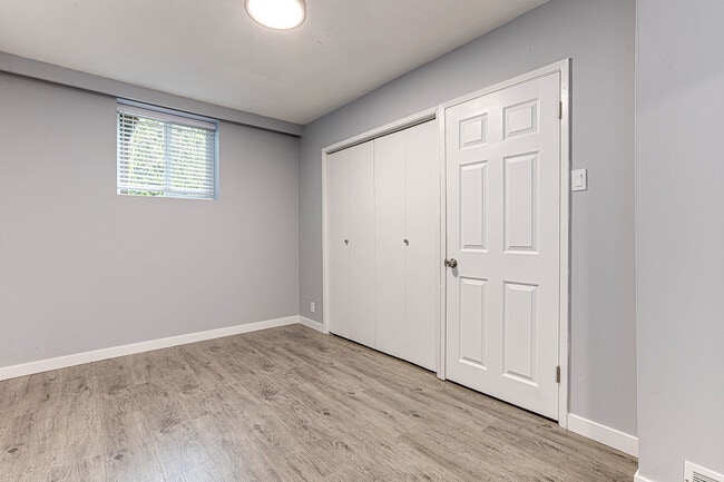 Photo - 811 Duthie Ave