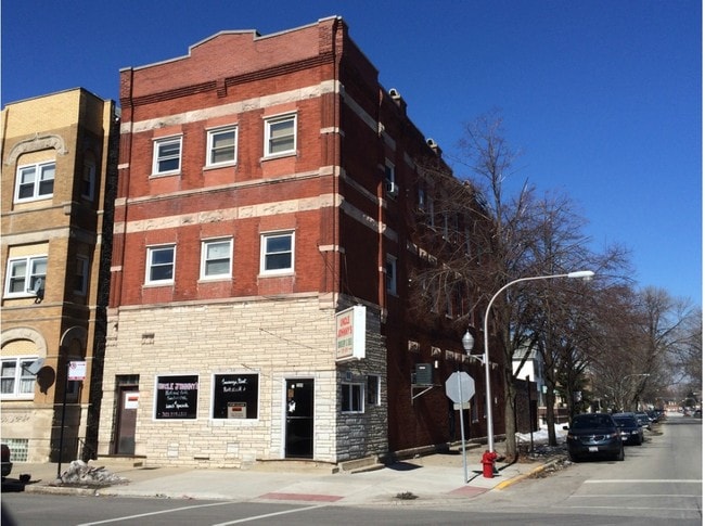 Photo - 500 W 32nd St Apartments