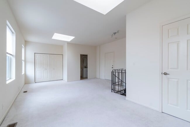 Photo - 3751 N Halsted St Unit 214