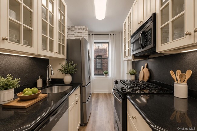 Building Photo - 37-21-37-80 80th St Unit 3M