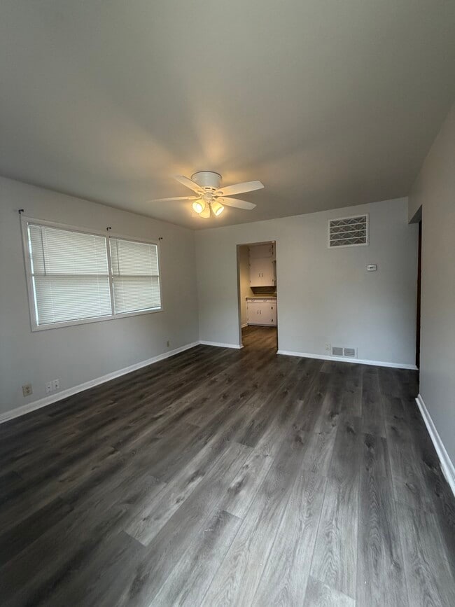Building Photo - 2114 Ferrol St Unit 2114