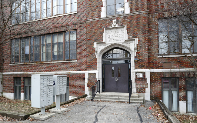 Photo - Parkway Apartments