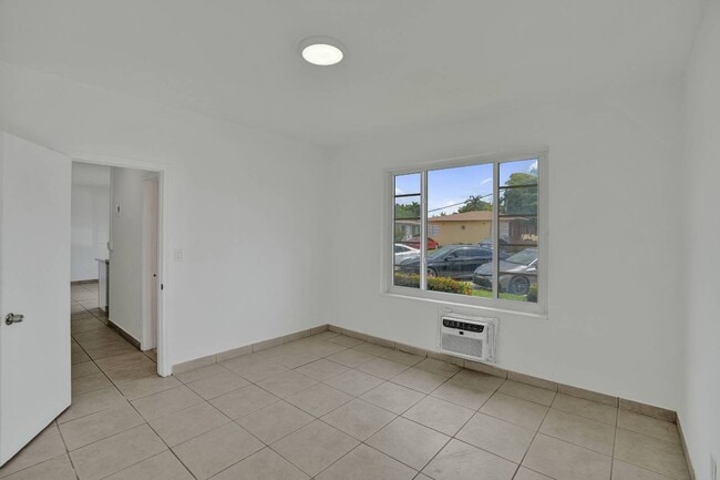 Photo - 2160 Bay Dr Unidad 1-1