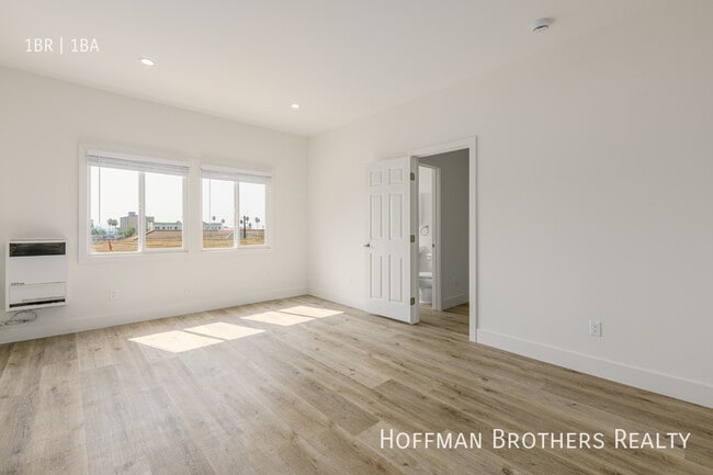 Photo - 1623 Mariposa Ave Unit 206