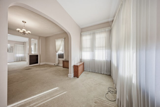 Photo - 612 Philo St