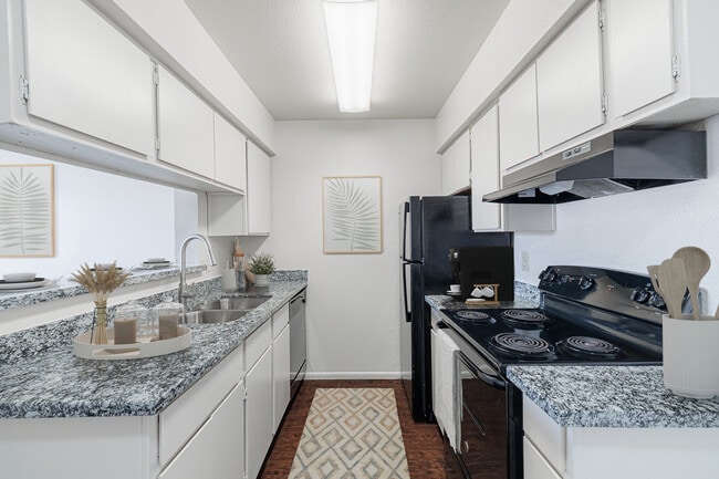 Photo - Madison Pointe