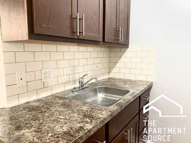 Photo - 4241 N Kenmore Ave Unit 105