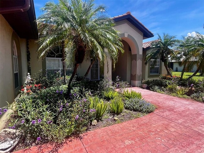 Photo - 915 Park Pl Dr