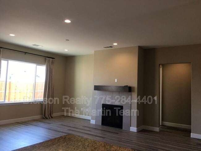 Photo - 306 Commodore Dr