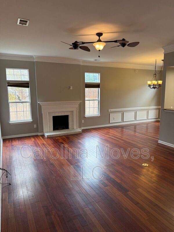 Photo - 323 Thornbush Ct