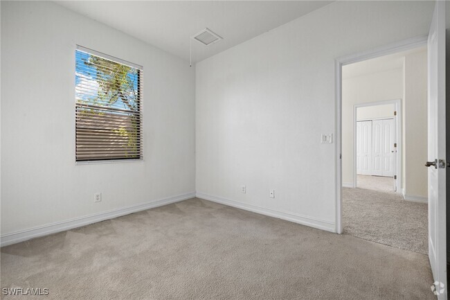 Building Photo - 343 Pembroke St Rental