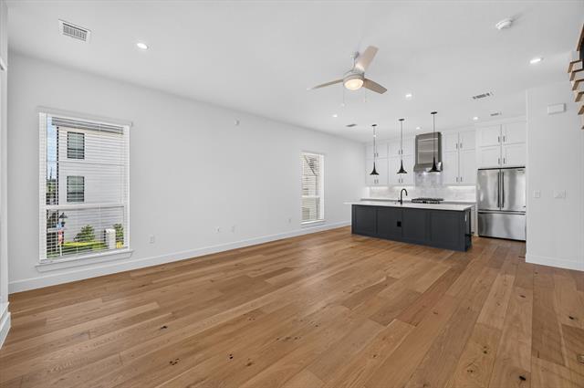 Photo - 131 Thornton St