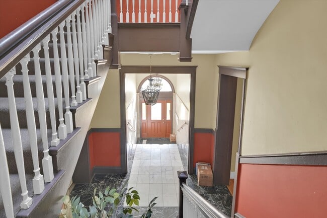 Photo - 4856 S Prairie Ave Unit 2