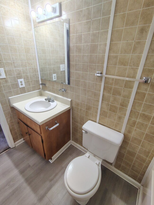 Photo - 16 Duiguid Dr