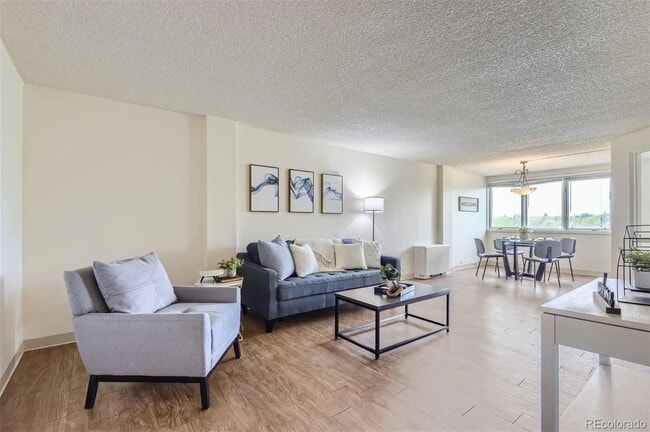 Open, bright Living Room - 2225 Buchtel Blvd S Unit 303