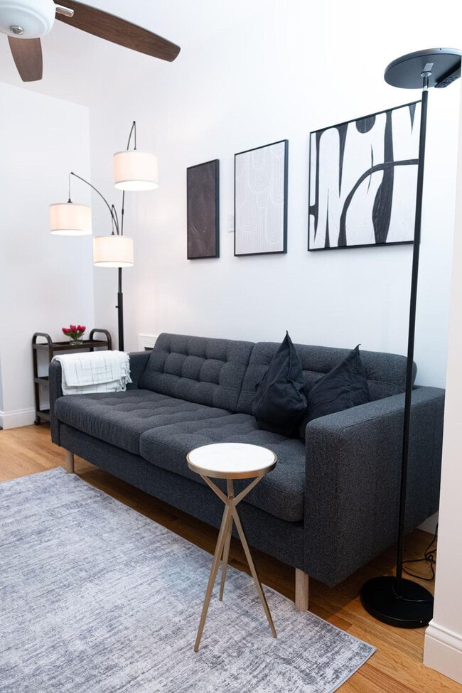 Building Photo - 302 E 104th St Unit ID1388337P