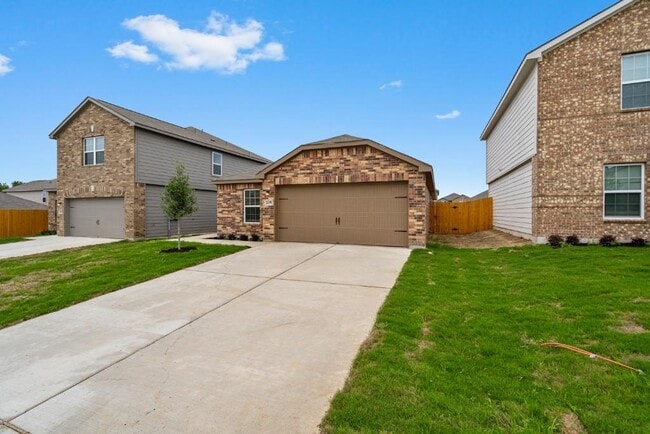 Photo - 205 Allington Cir
