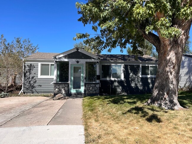 Photo - 1571 W Cedar Ave