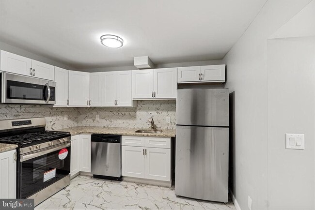 Photo - 225 Market St