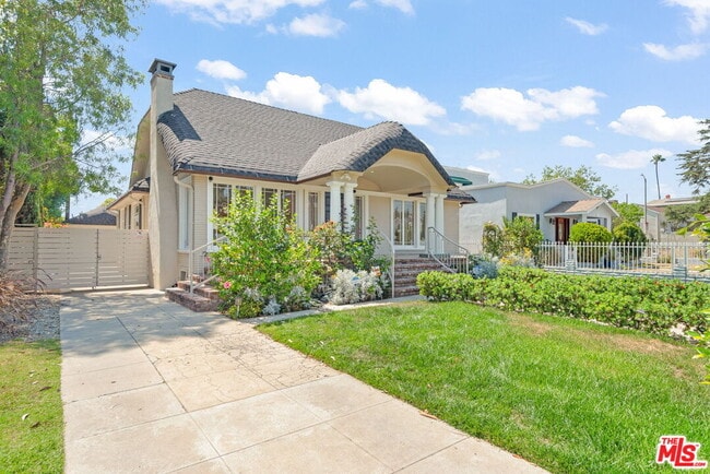 Photo - 1107 S St Andrews Pl