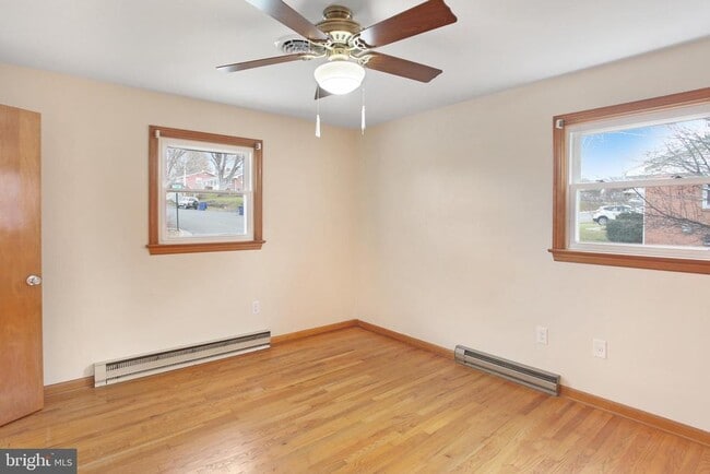 Photo - 28 Bee St