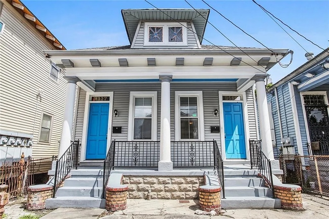 Building Photo - 2117 Marais St Unit 1