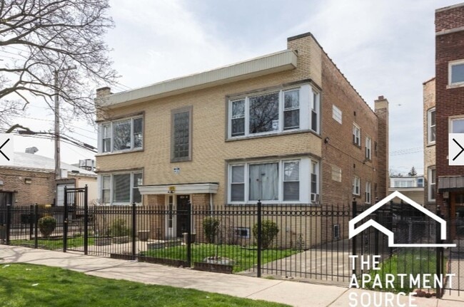 Photo - 4818 N St Louis Ave Unit 2