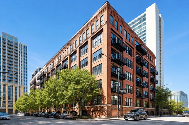 Building Photo - 520 W Huron St Unit 412