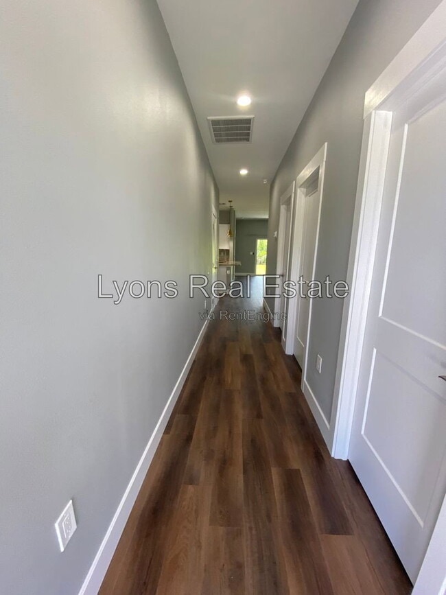 10398 Port Everglades St