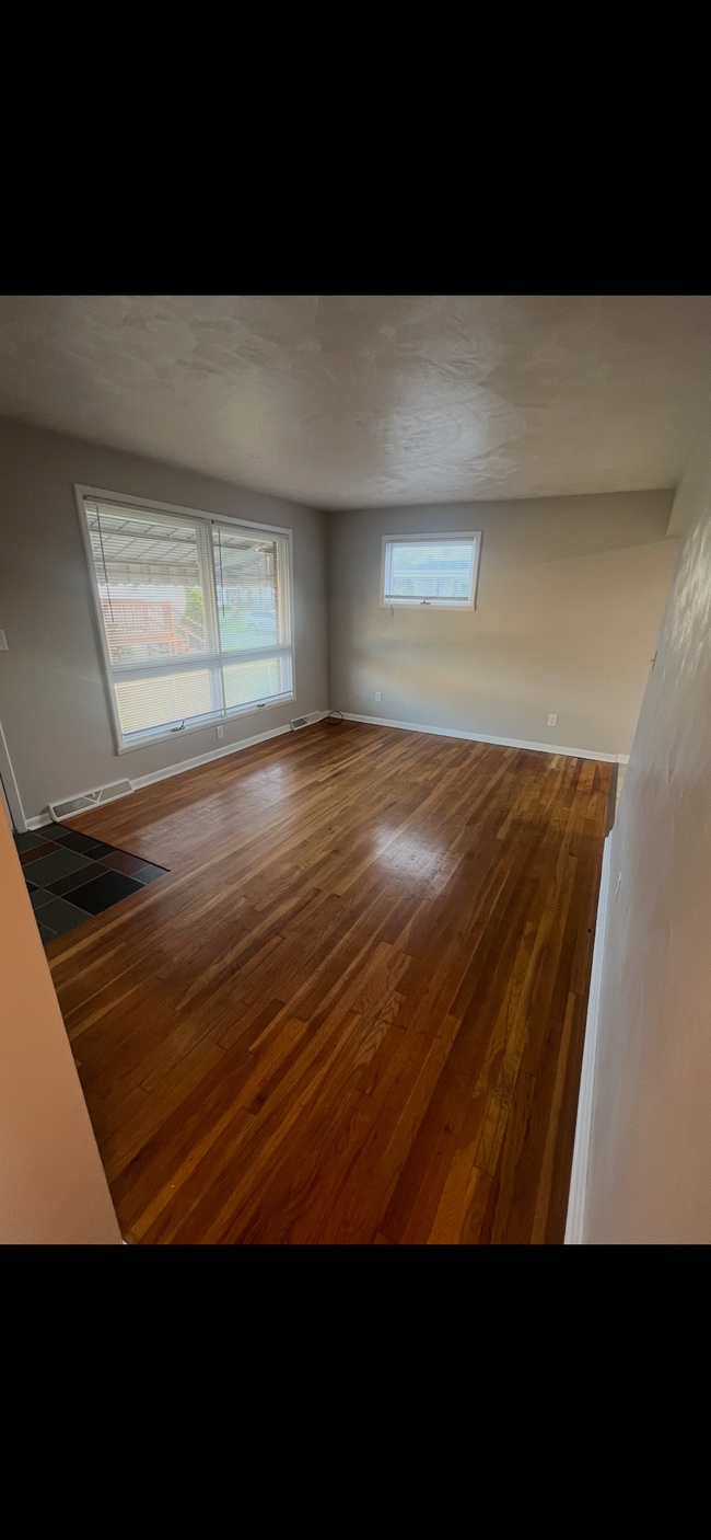 Photo - 38 3rd Ave