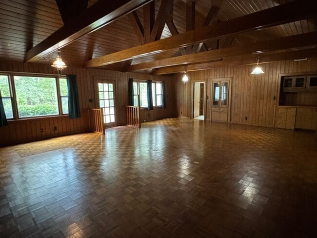 203 Blackberry Ct