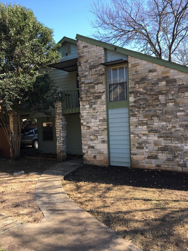 1714 CINNAMON PATH Unit B