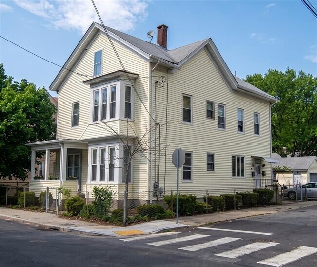 189 Woodward Rd Unit 1