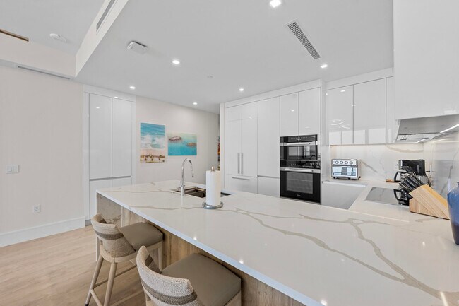 220 Lake Shore Dr Unit 1410